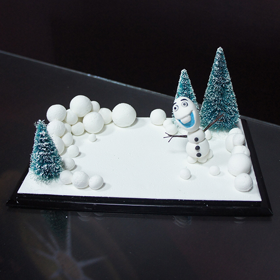 冰雪奇緣公仔場景，想置身在電影情節裡頭嗎？可愛的雪寶陪伴你度過寒冷的冬天！